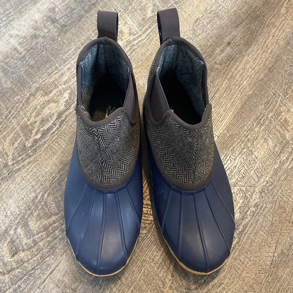 Sketchers memory foam size 8 boot - Picture 4 of 6